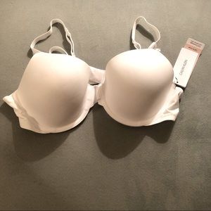 NWT Calvin Klein Lightly Lined Full Coverage Bra